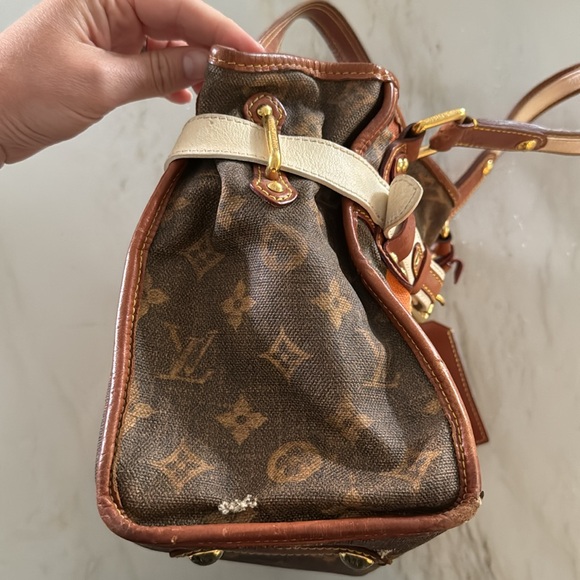 Louis Vuitton Handbag - Picture 3 of 11